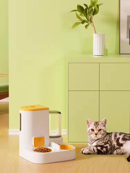 Cuddly™ Automatic 2 In 1 Pet Feed Station